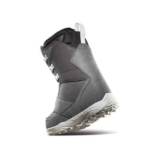 Snowboard boots